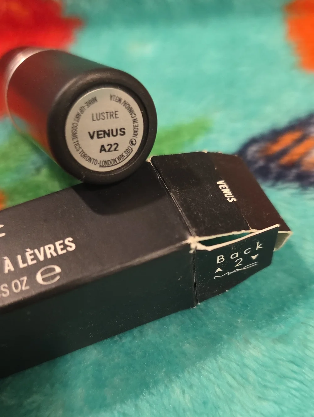 MAC Cosmetics venus lustre